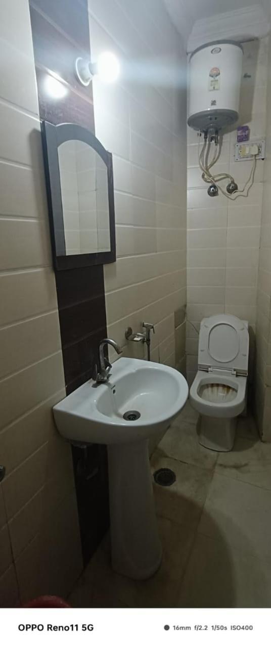 Airport Hotel Pariksheet Inn New Delhi Exterior photo