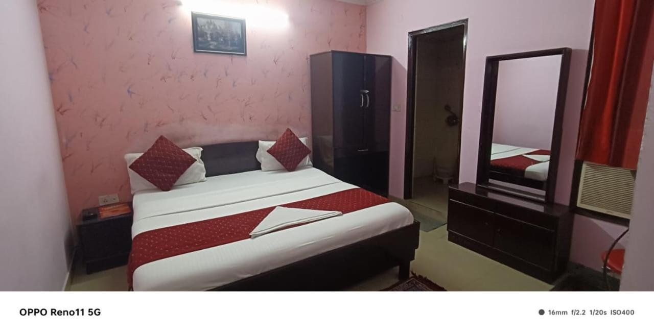 Airport Hotel Pariksheet Inn New Delhi Exterior photo