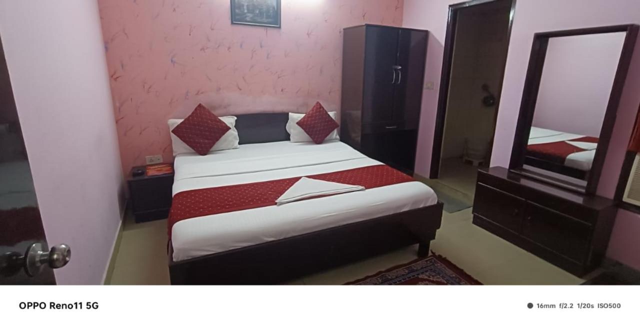 Airport Hotel Pariksheet Inn New Delhi Exterior photo